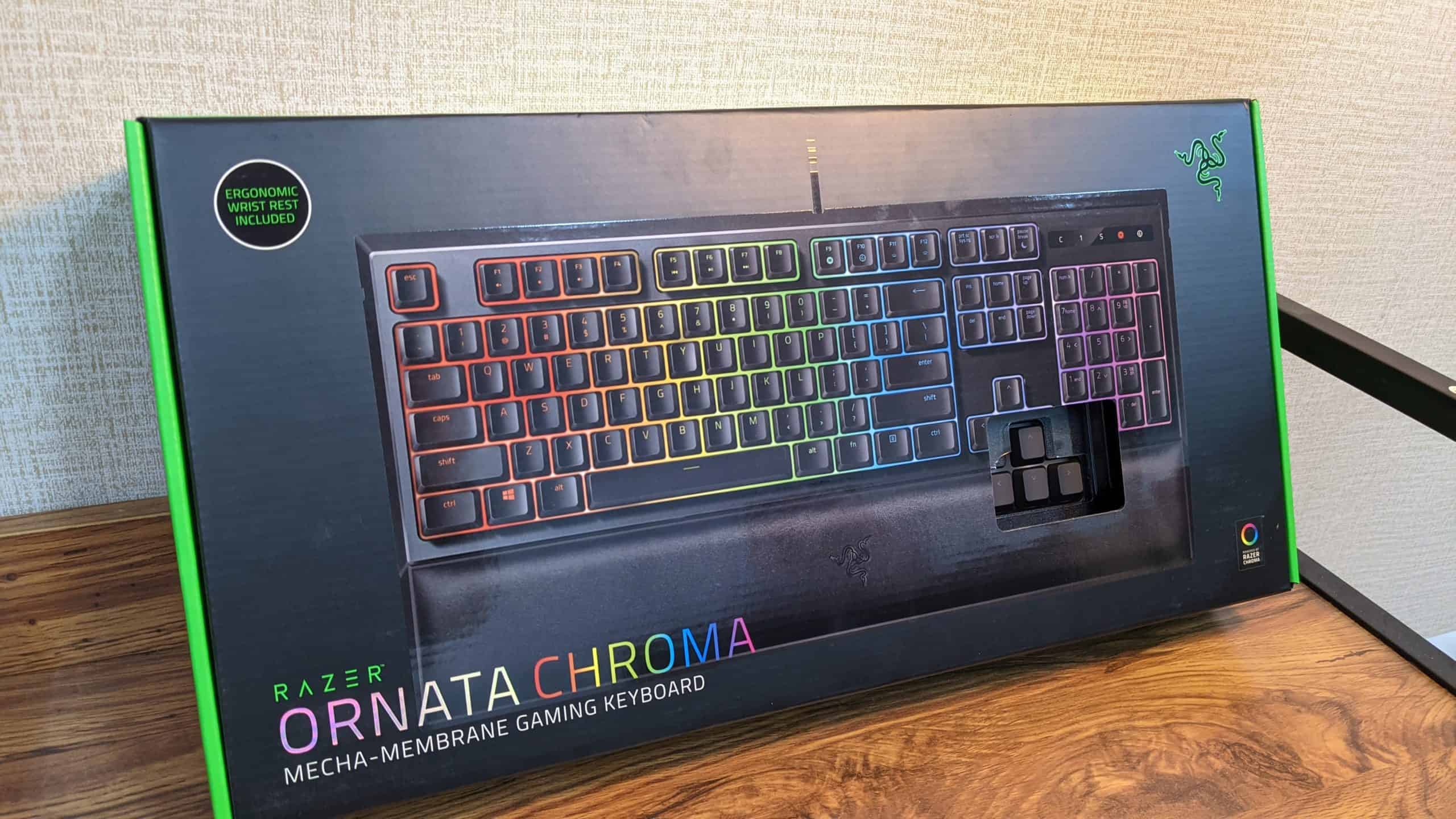 雷蛇鍵盤 Ornata Chroma 包裝外觀1