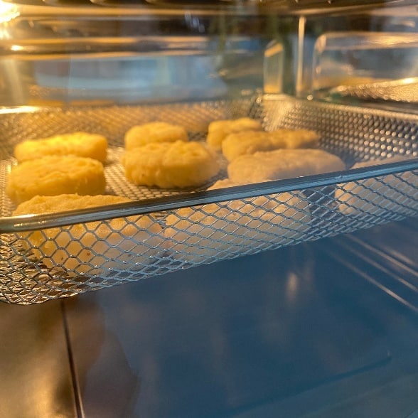 伊崎氣炸烤箱-透明玻璃可看到內部食材熟成度